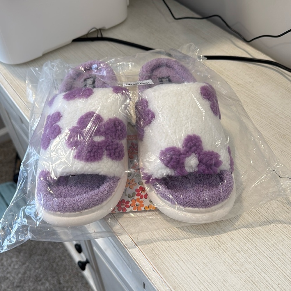 Muk Luk floral open toe slippers